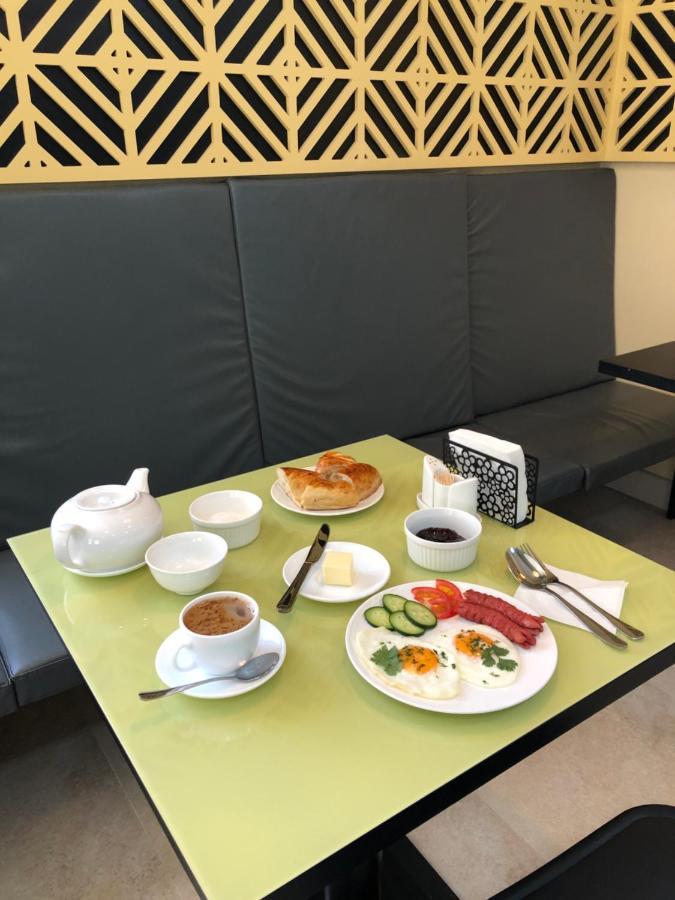 Hotel Iris Tashkent Luaran gambar